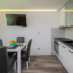 2 Bedroms Free Parking شقة سبليت