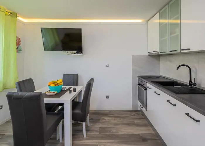 2 Bedroms Free Parking דירה ספליט