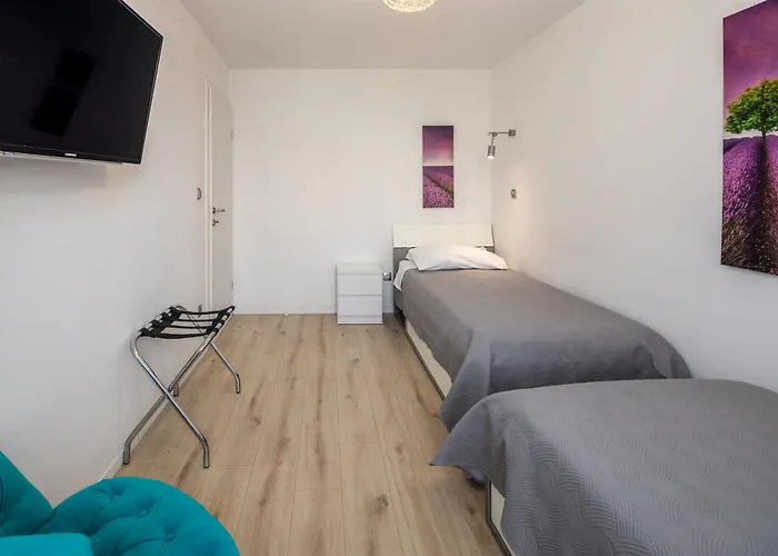 דירה 2 Bedroms Free Parking