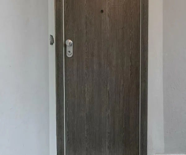 2 Bedroms Free Parking *