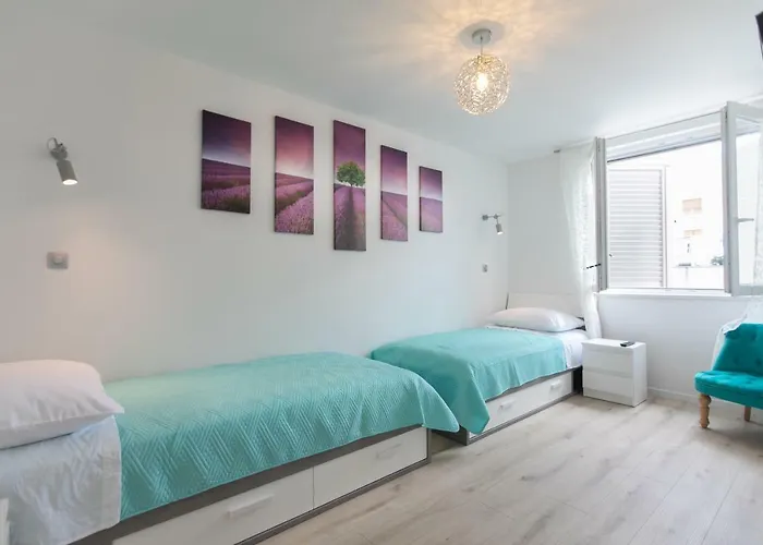 2 Bedroms Free Parking דירה