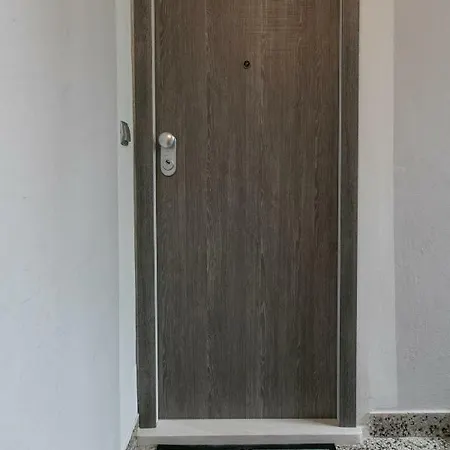 2 Bedroms Free Parking *