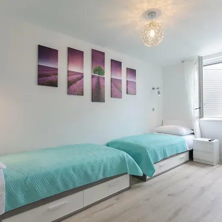 2 Bedroms Free Parking Daire