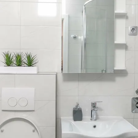 2 Bedroms Free Parking Lägenhet *