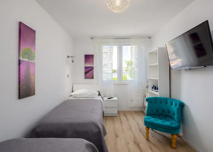 2 Bedroms Free Parking *