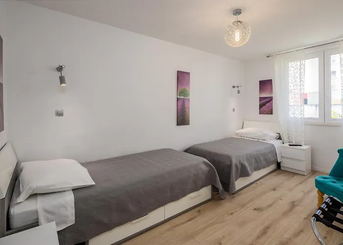 2 Bedroms Free Parking شقة