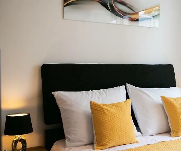 2 Bedroms Free Parking شقة