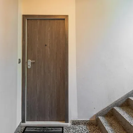 2 Bedroms Free Parking *